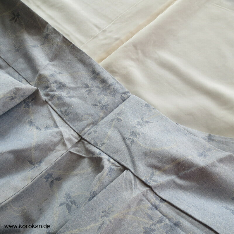 blasshellblau Arabesken Kasuri Tsumugi Kimono