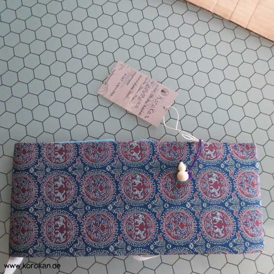 Obi ohne Schleife, mit Tasche und Netsuke