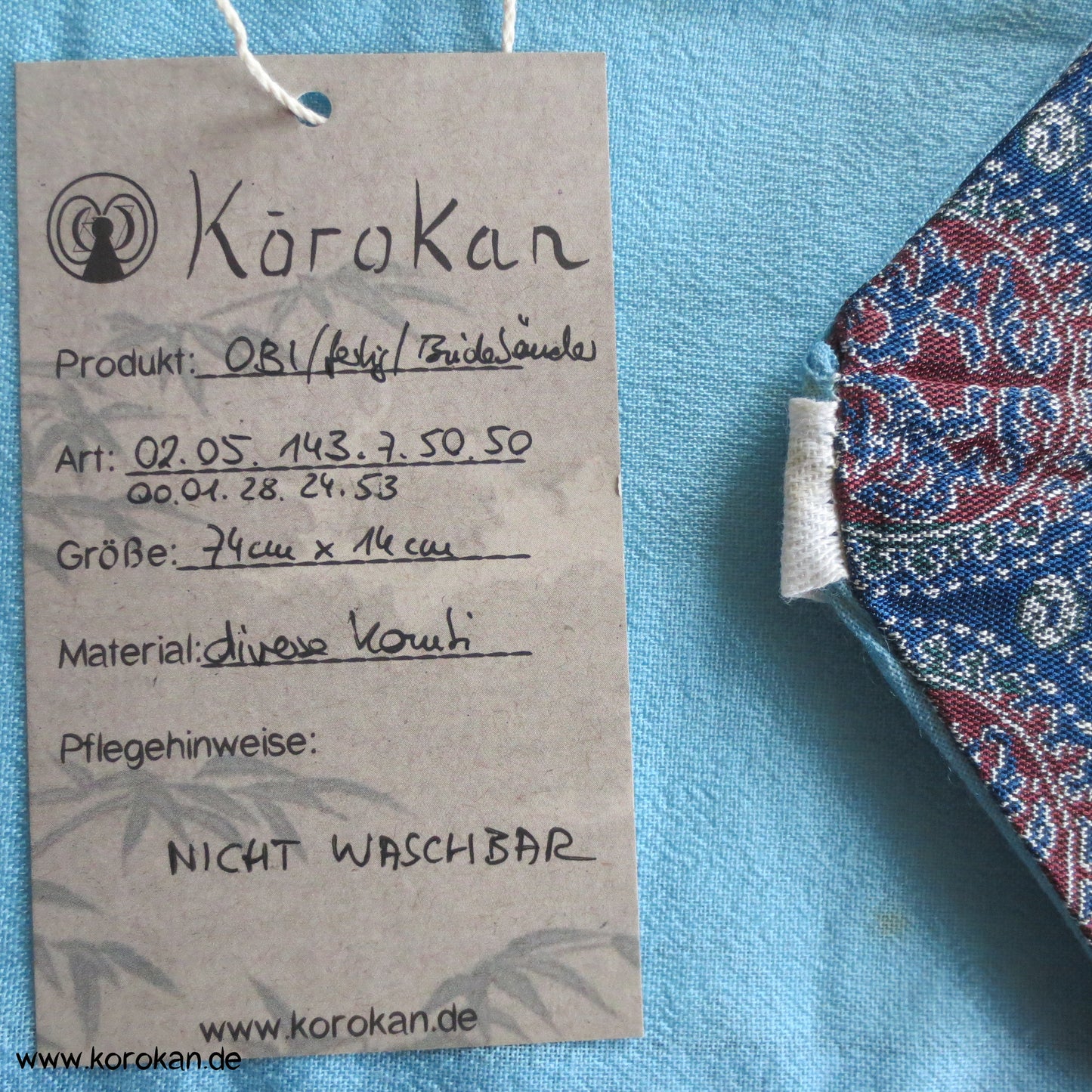 Obi ohne Schleife, mit Tasche und Netsuke