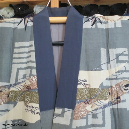 Seebrassen und Bildrollen auf Ramie Juban