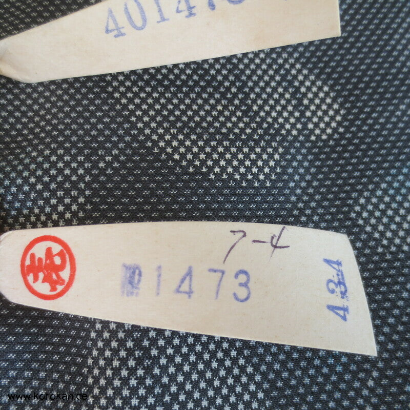 Blätter graublau in anthrazit Kasuri Tsumugi Seide Tanmono