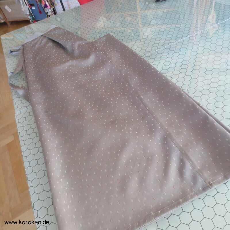 Hakama artige Hose, grauer Seidenjacquard mit kleinen Rechtecken