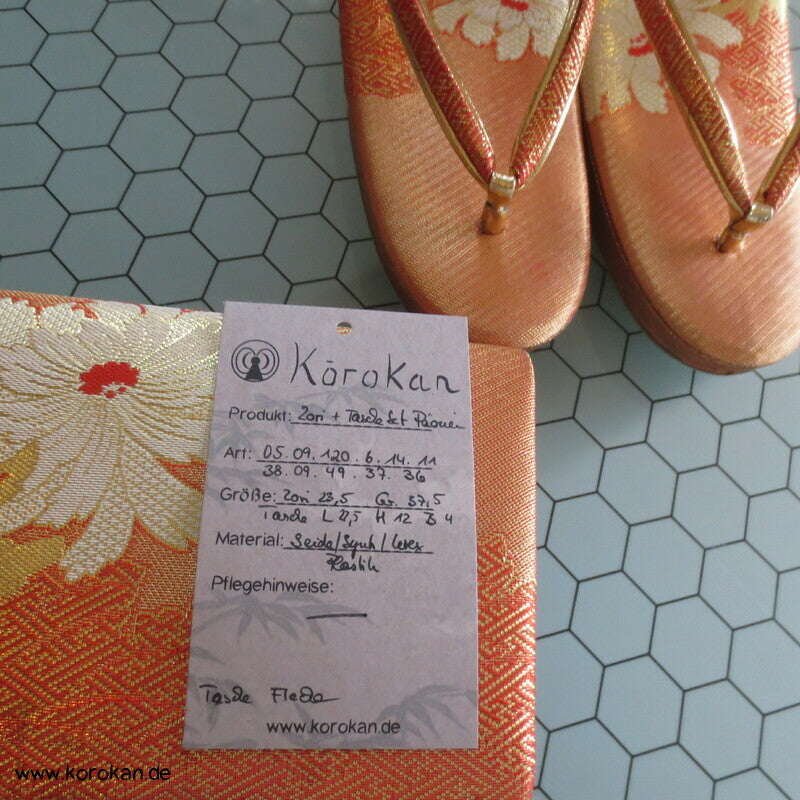 Set aus Brokat Zori und Tasche - Päonien