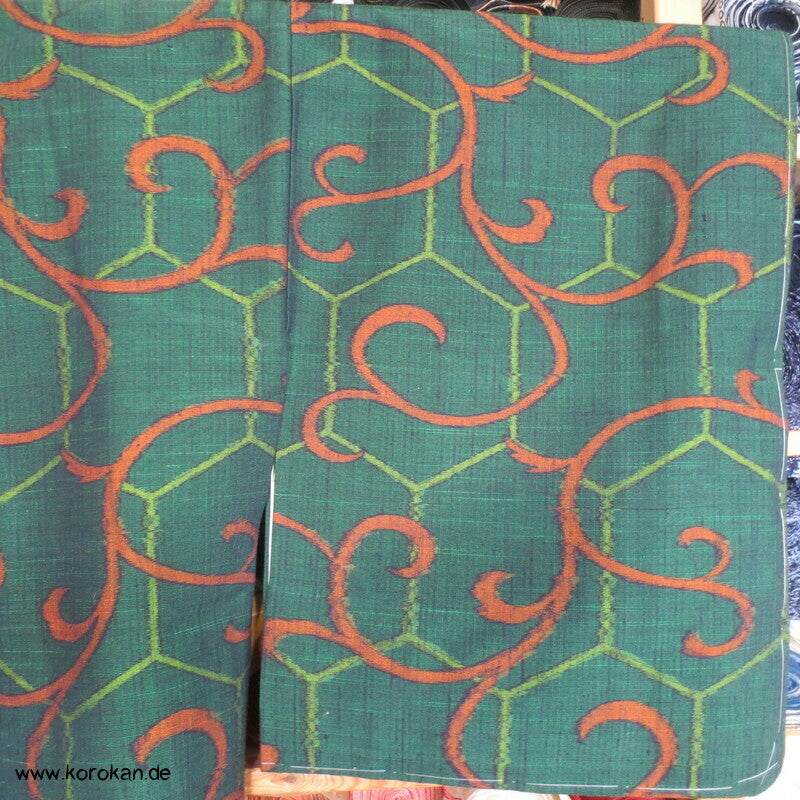 Japan Kikko, Arabeske Kasuri Tsumugi Seiden Kimono