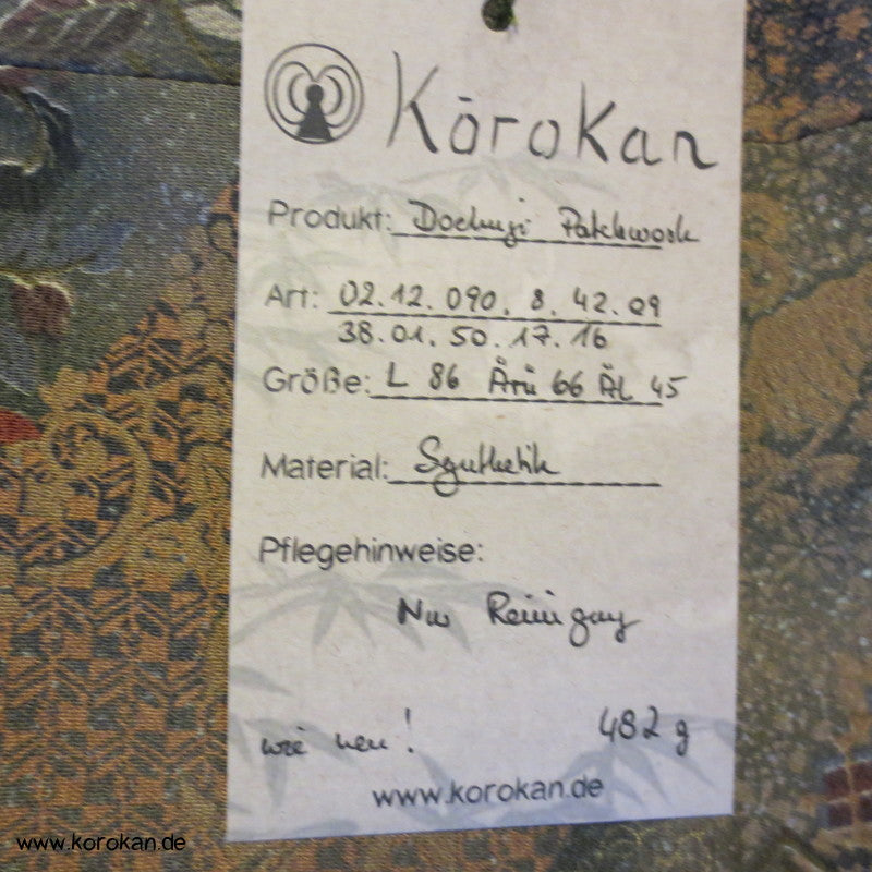 feine Blumen Diagonal Dochugi Kimonojacke