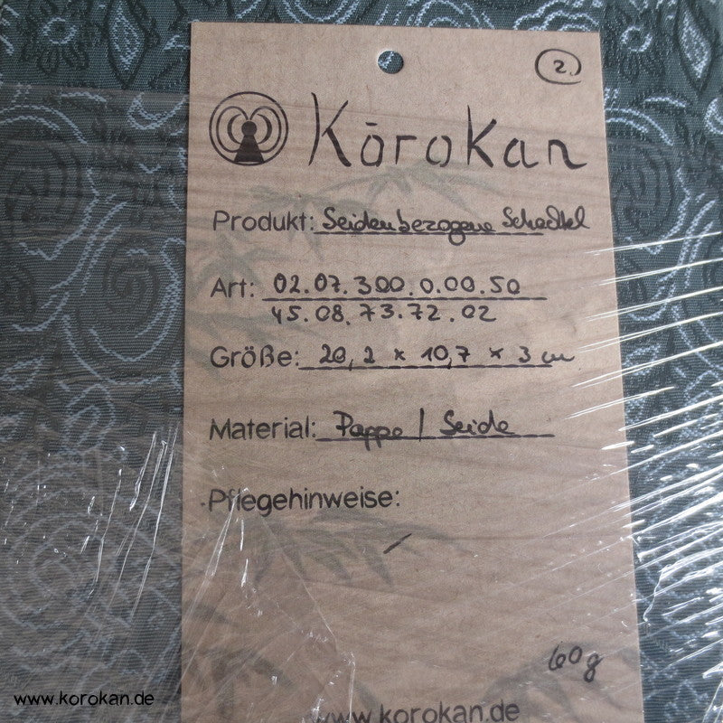 japanische Schachteln mit Seide bezogen