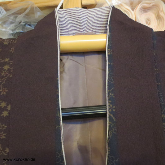 gedeckte Blumenstreifen Dochugi Kimonojacke