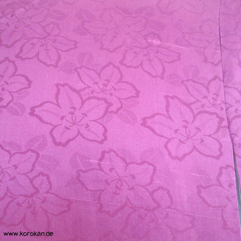 antiker Irotomesode Seiden Kimono mit Kusudama Blumenkugeln