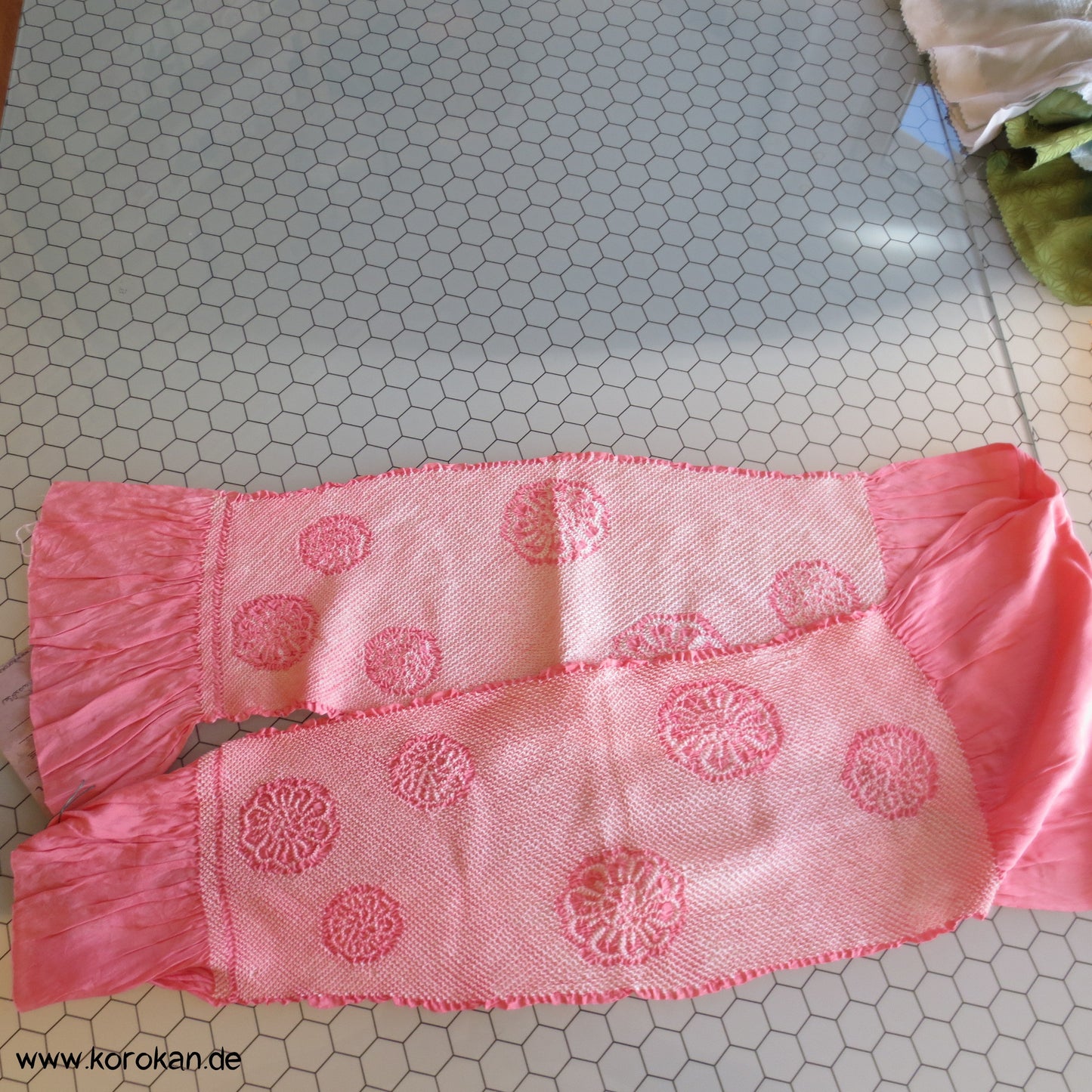 Shibori Chrysanthemen Obiage, dicker Pongé