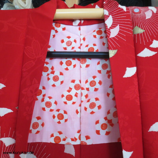 knallrote Sternpuschel Haori mit Gold und Silberaspekten