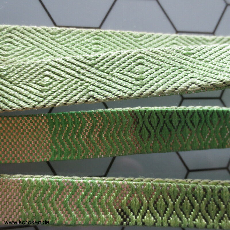 Saganishiki, eine Seite Brokat, eine Seite geflochten