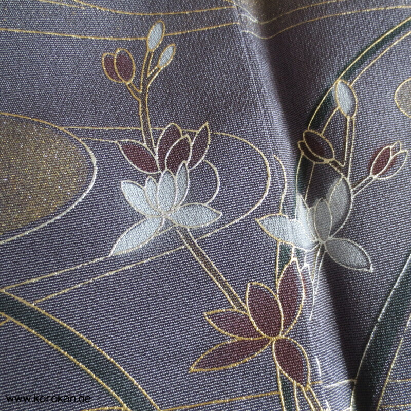 Homongi Seidencrepe Kimono goldenes Blättermuster auf grau