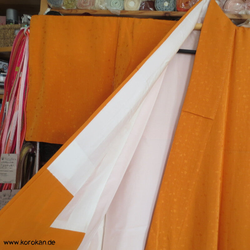 gewebten Zweige goldoranger Iromuji einfarbiger Seiden Kimono