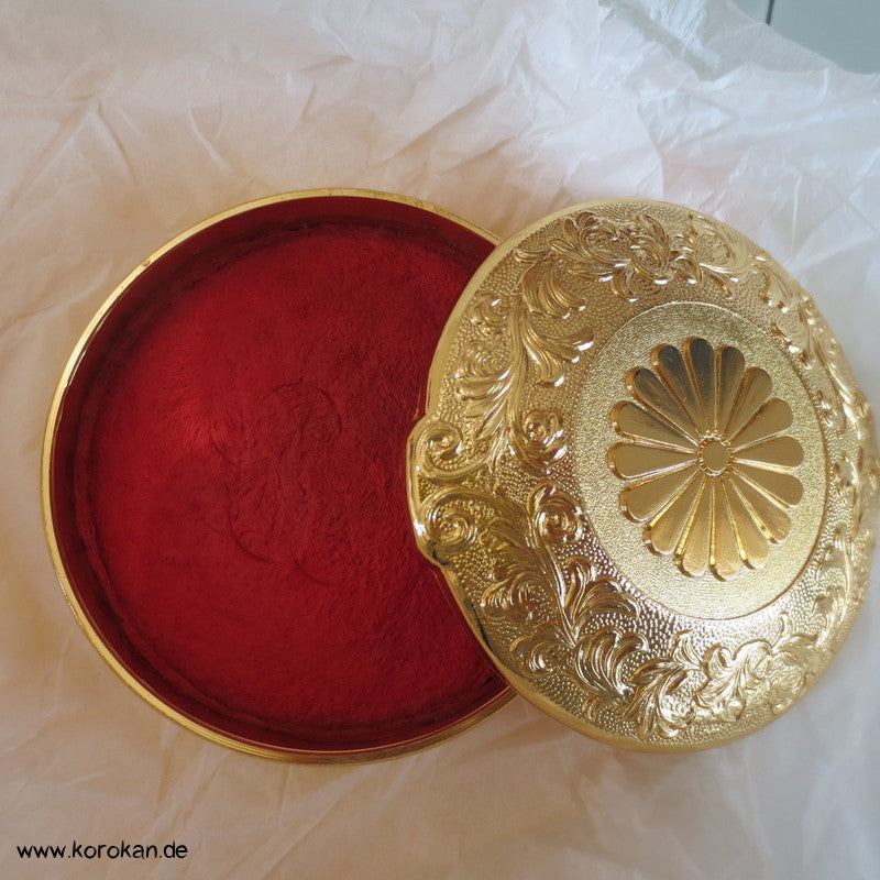 rote Stempelfarbe in Chrysanthemen vergoldete Metalldose