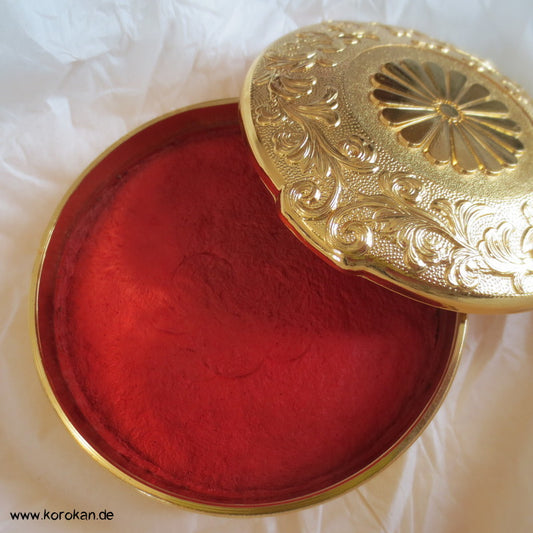 rote Stempelfarbe in Chrysanthemen vergoldete Metalldose