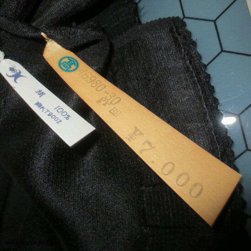 Takashimaya Box mit zwei schwarzen Obiage