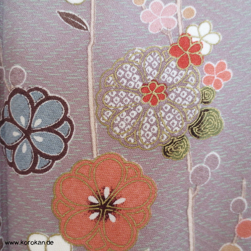 Sakura und Ume Blüten an Zweigen Komon Seiden Kimono