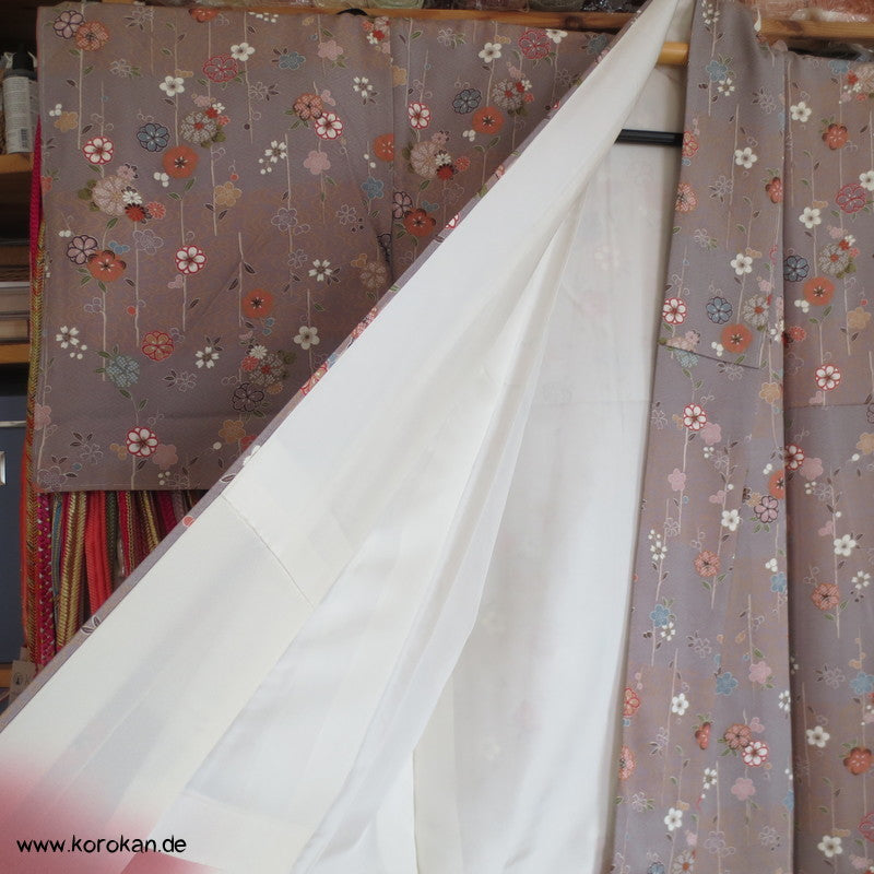 Sakura und Ume Blüten an Zweigen Komon Seiden Kimono