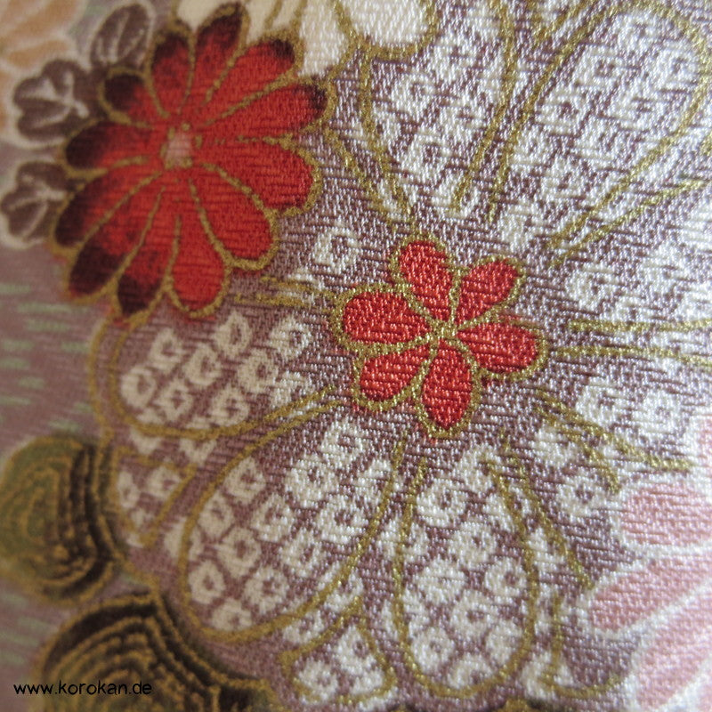 Sakura und Ume Blüten an Zweigen Komon Seiden Kimono