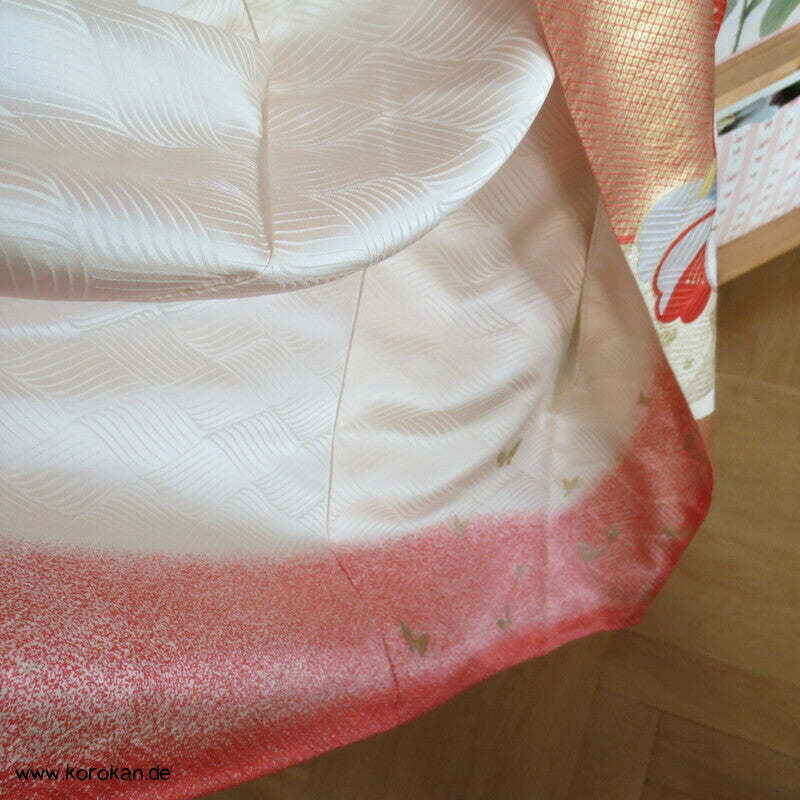 moderner japanischer Kamelien Furisode Seidendamast Kimono