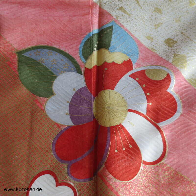moderner japanischer Kamelien Furisode Seidendamast Kimono