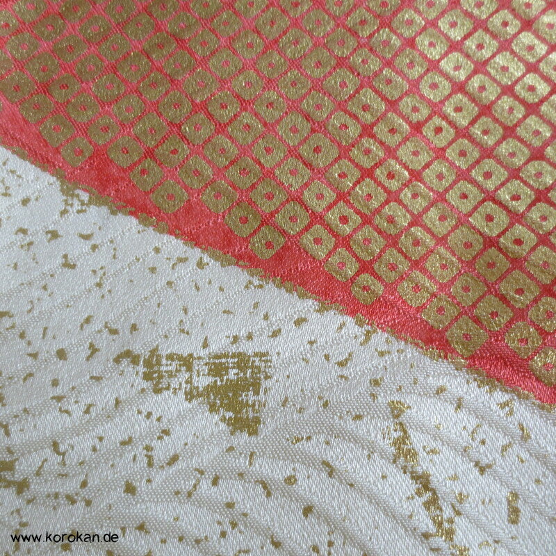 moderner japanischer Kamelien Furisode Seidendamast Kimono