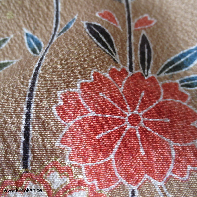 Sakura und Ume Blüten an Zweigen Komon Seiden Kimono