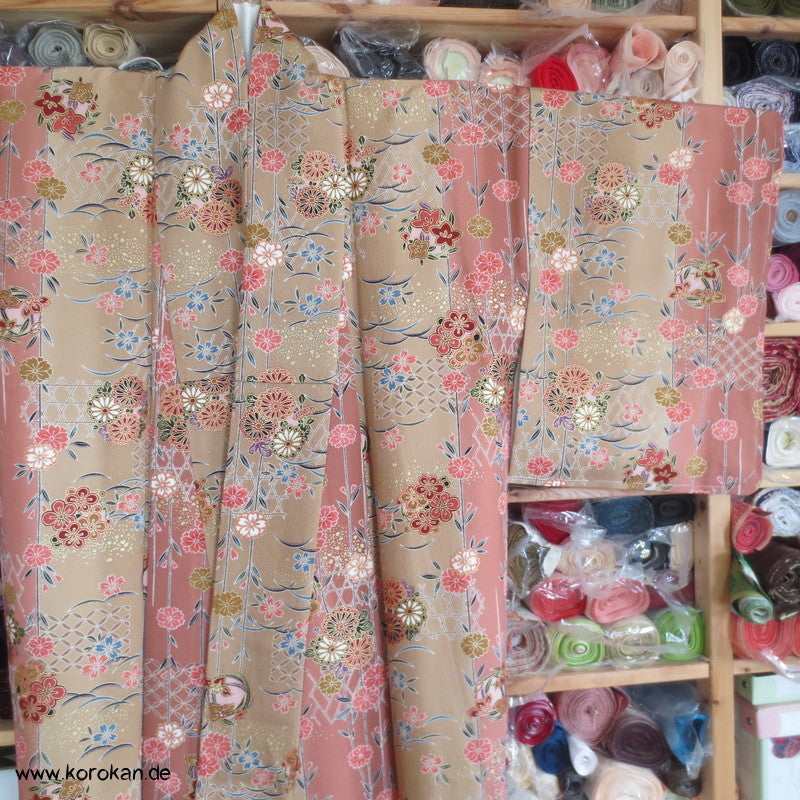 Sakura und Ume Blüten an Zweigen Komon Seiden Kimono