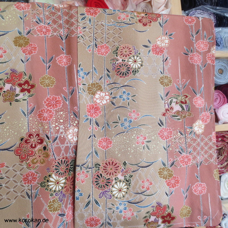 Sakura und Ume Blüten an Zweigen Komon Seiden Kimono