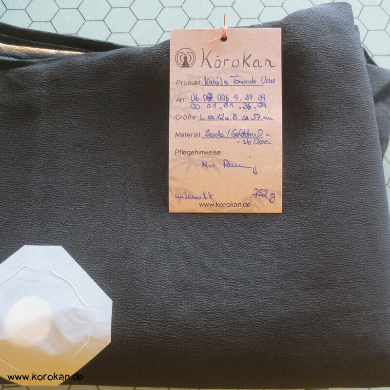 Tomesode, Ume und Bambus, viel Gold Seiden Karieba