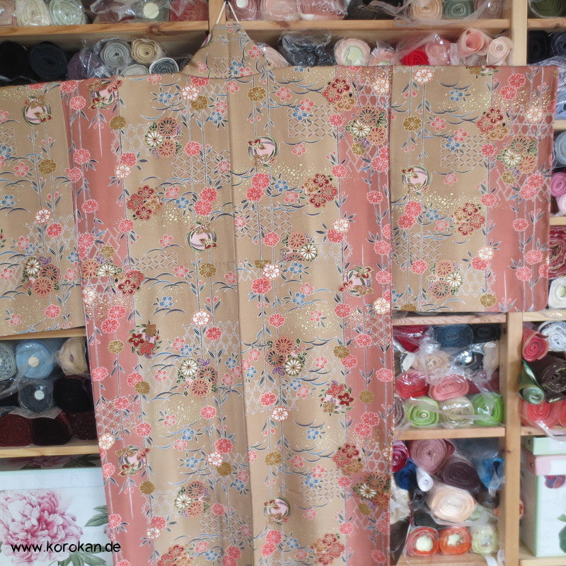 Sakura und Ume Blüten an Zweigen Komon Seiden Kimono