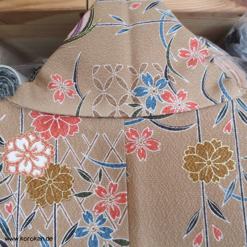 Sakura und Ume Blüten an Zweigen Komon Seiden Kimono