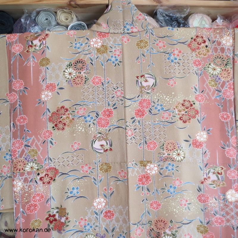Sakura und Ume Blüten an Zweigen Komon Seiden Kimono