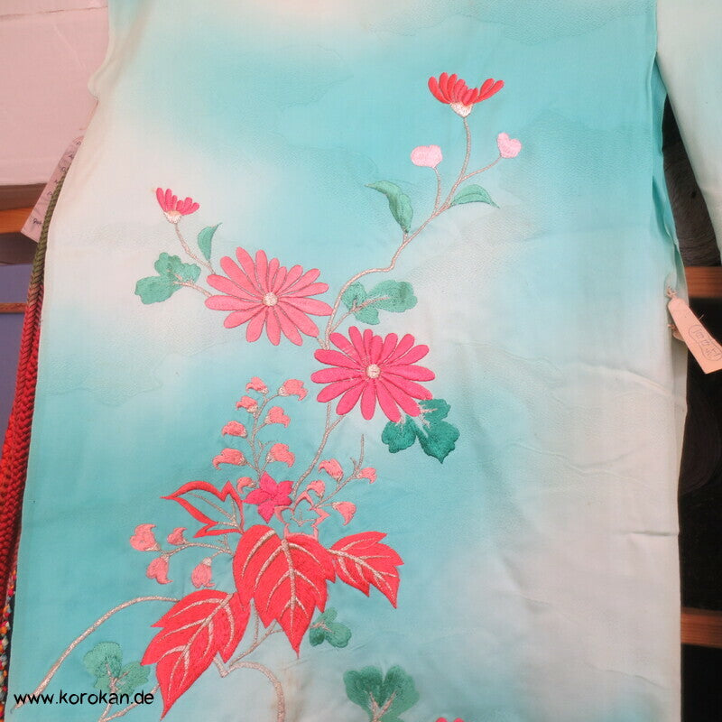 türkis Bokashi, üppige Stickerei Araihari Stoffstücke Seiden Karieba Furisode