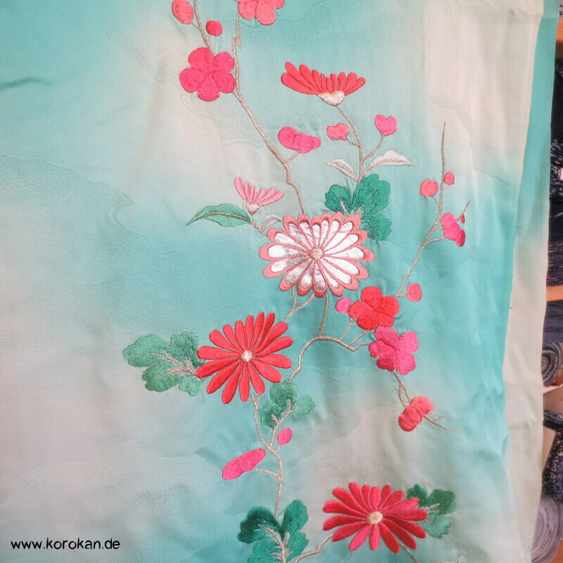 türkis Bokashi, üppige Stickerei Araihari Stoffstücke Seiden Karieba Furisode