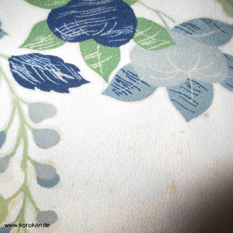 Chysanthemen, wenig Gold Seidencrepe Komon Kimono