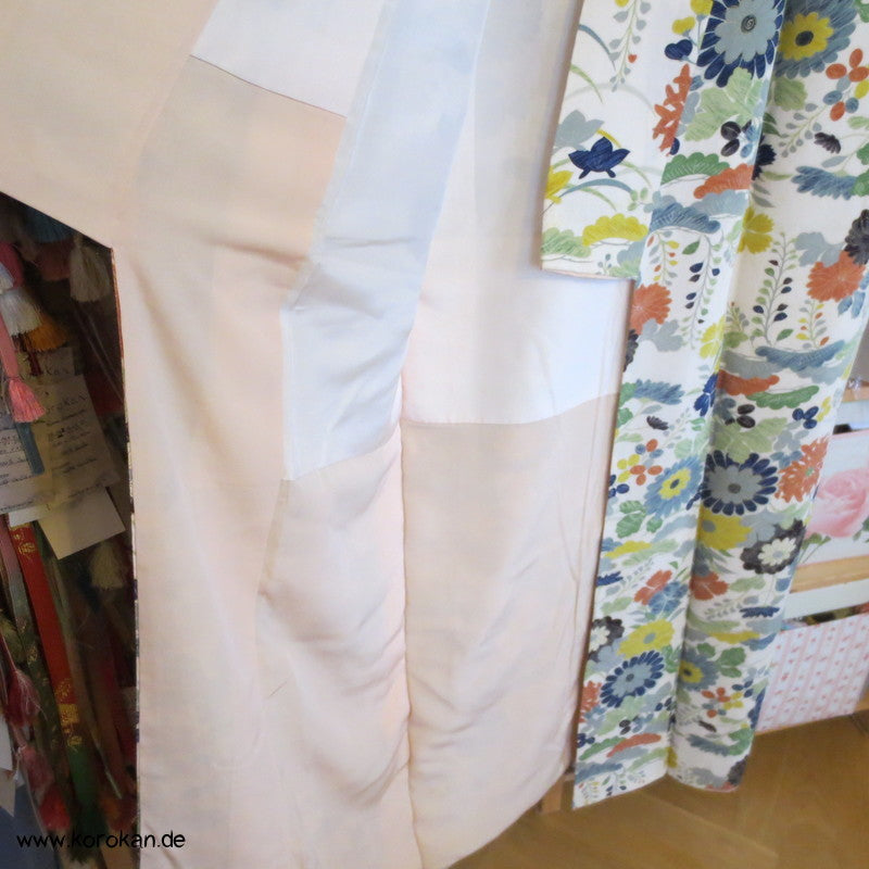 Chysanthemen, wenig Gold Seidencrepe Komon Kimono