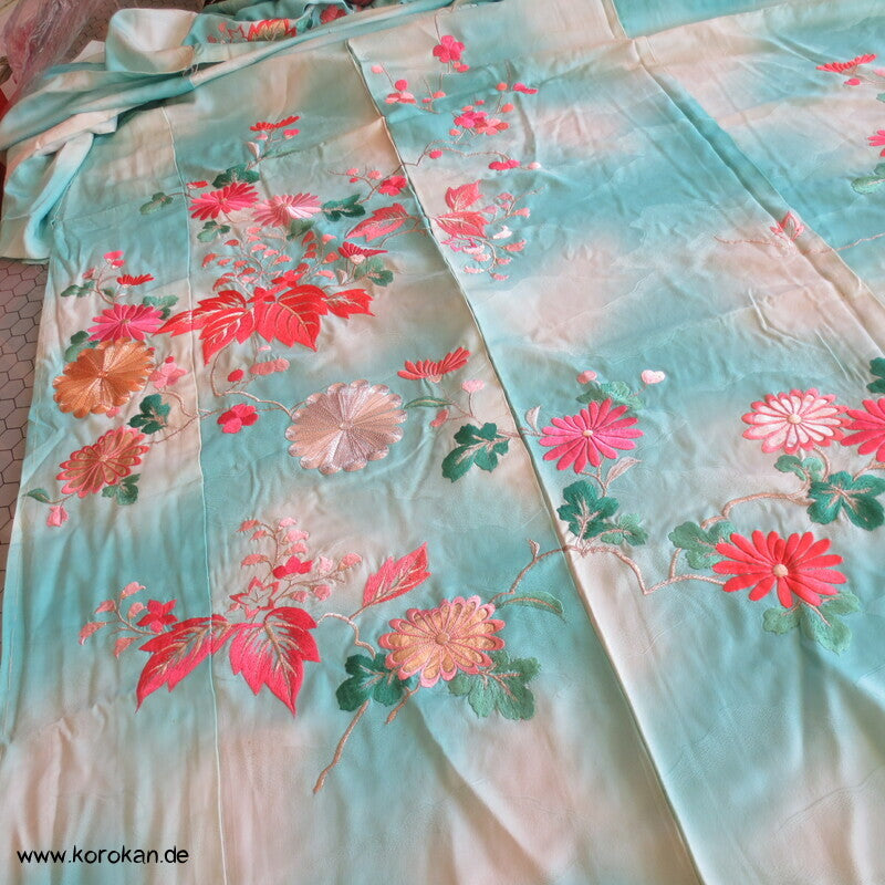 türkis Bokashi, üppige Stickerei Araihari Stoffstücke Seiden Karieba Furisode