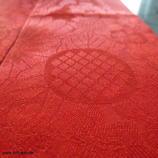 roter Rinzu Seiden Damast Kasane / Han Eri