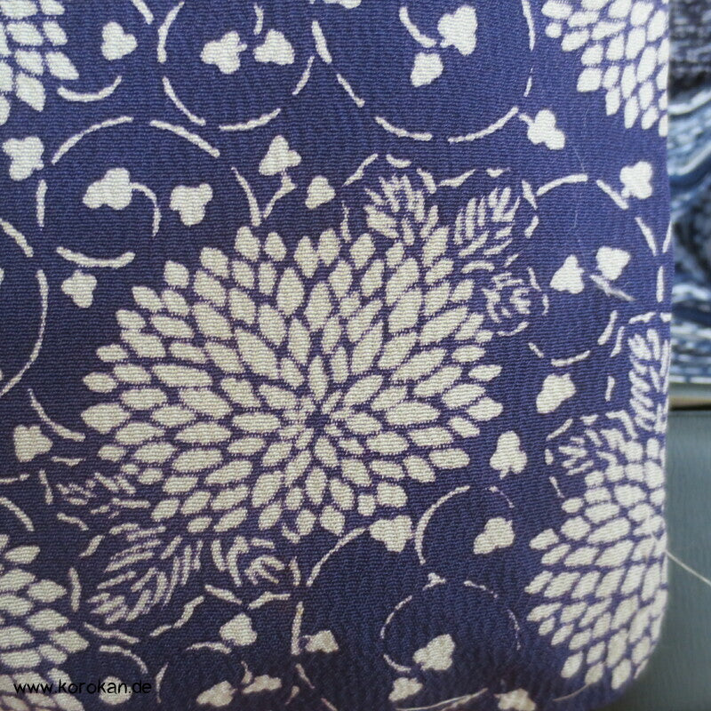 regelmäßige Chrysanthemen Komon Kimono