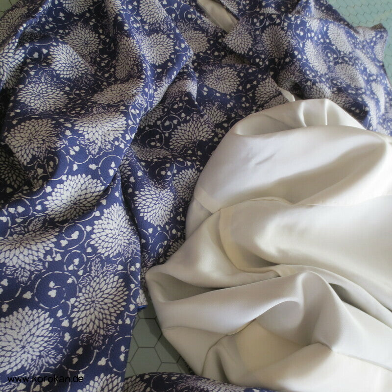 regelmäßige Chrysanthemen Komon Kimono