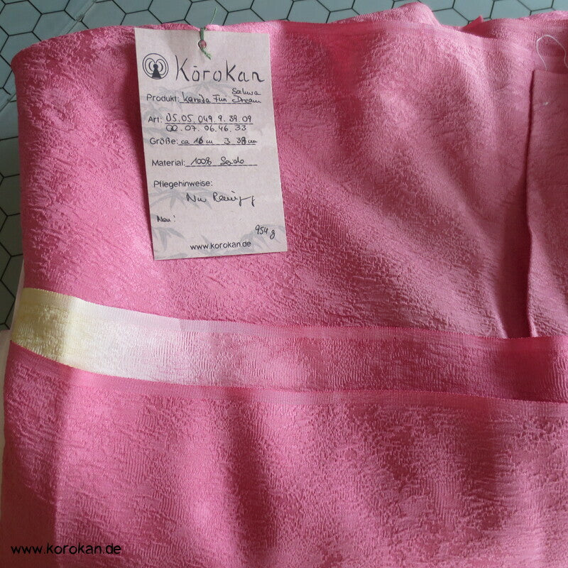 Sakura Traum Furisode Kimono Seidendamast Karieba Stoff