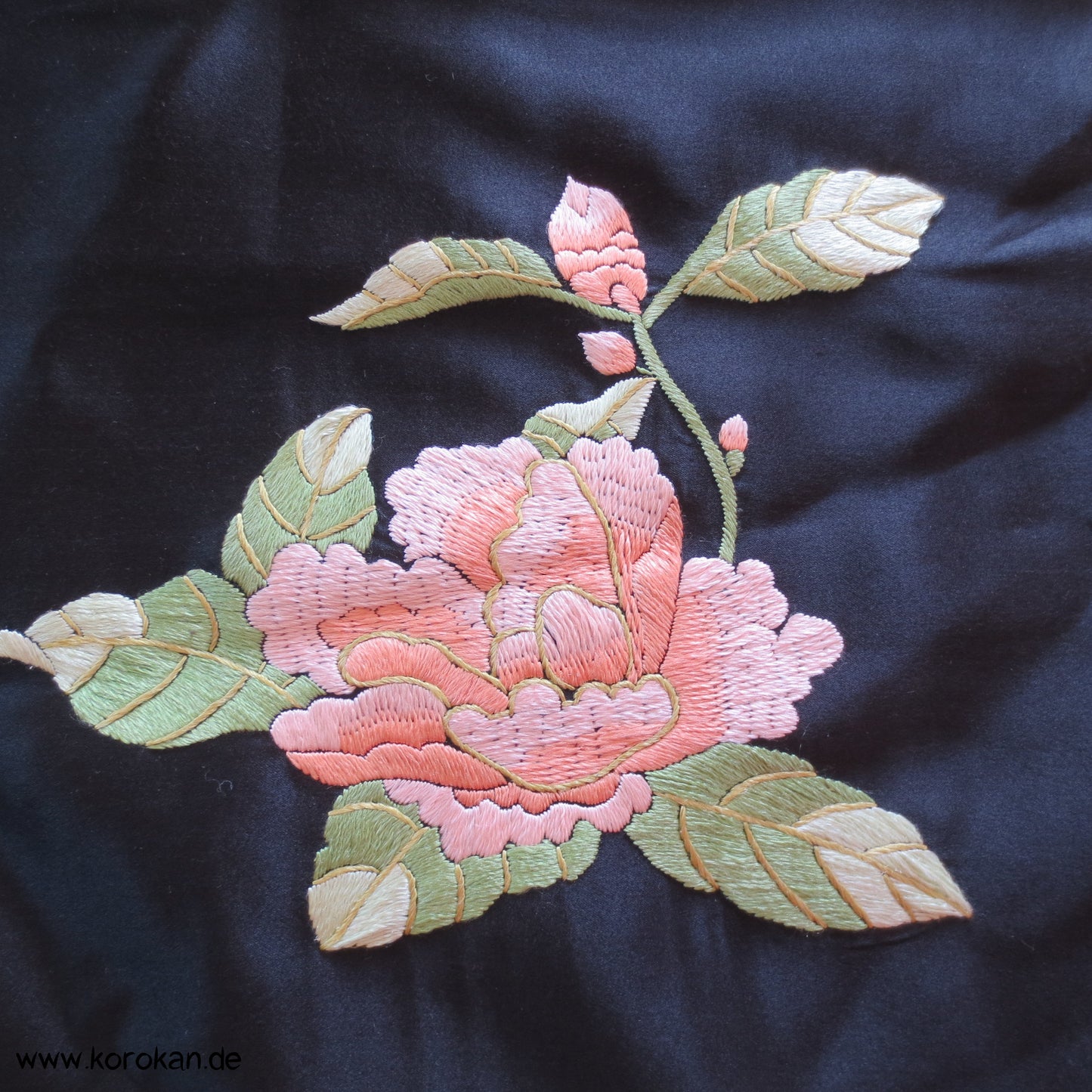 gestickter Pfingstrosen Schal, schwarz, rosa, grün