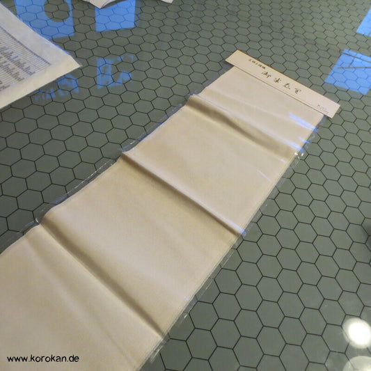 weißer Seidencrepe Han Eri originalverpackt