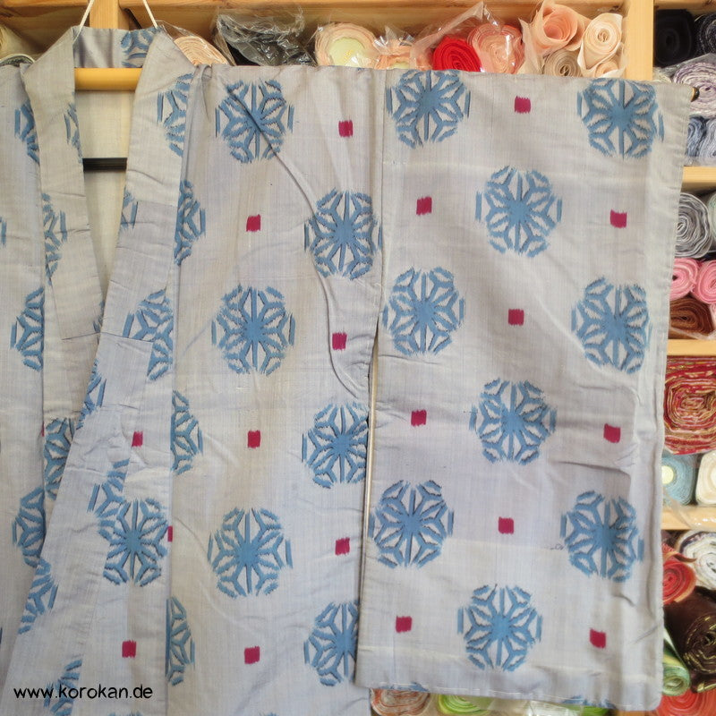 Asanoha Schneeflocken und rote Quadrate Meisen Seiden Kimono