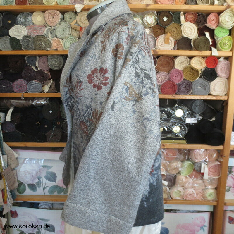 italienische Wollwalkjacke, mit Druckmuster auf grau