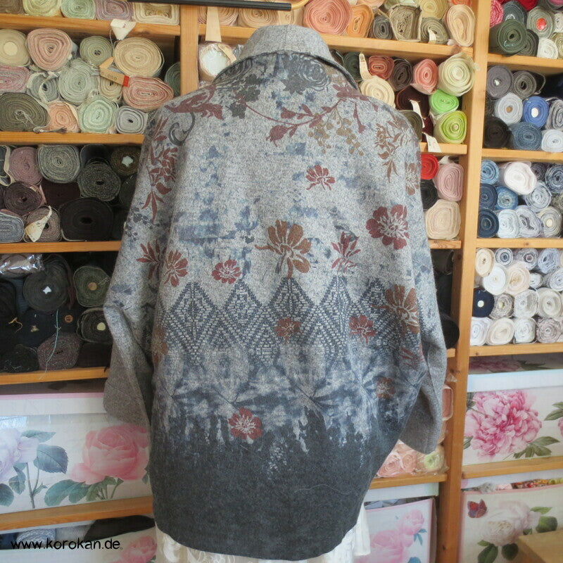 italienische Wollwalkjacke, mit Druckmuster auf grau