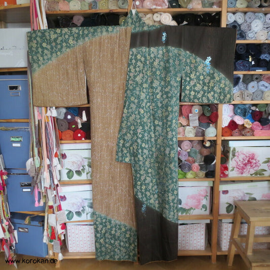 Sakura bei Nacht Seide mit viel Gold, Araihari Homongi Kimono