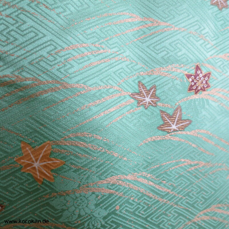 Farbabstufungen Furisode Kimono Seidendamast Karieba Stoff