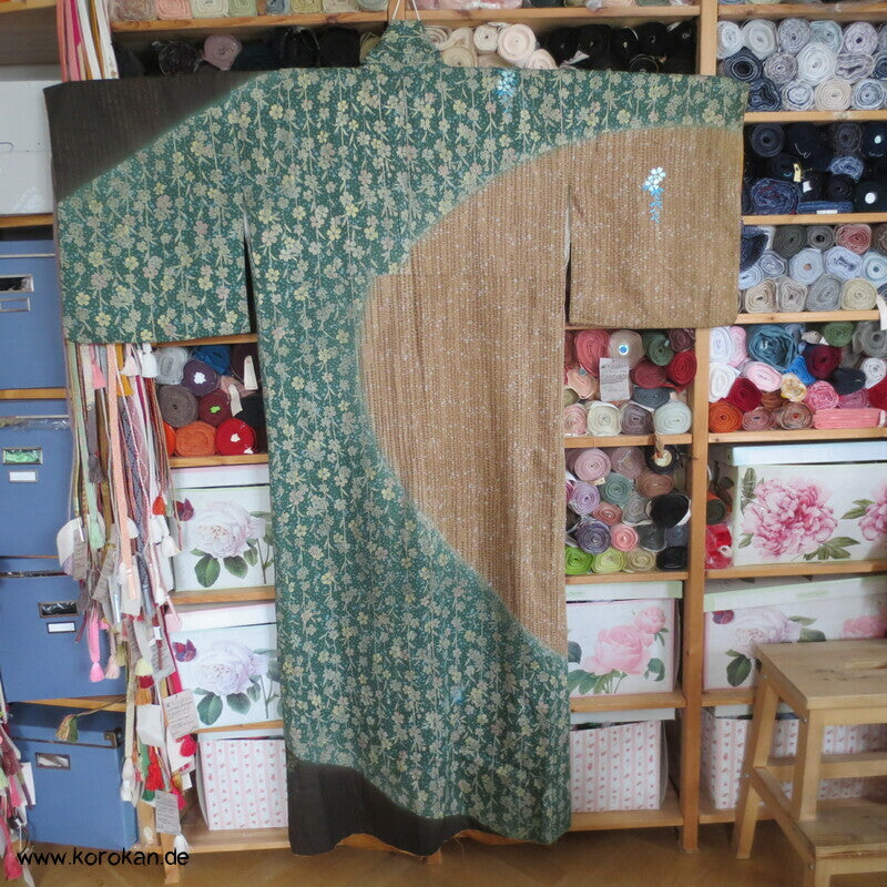 Sakura bei Nacht Seide mit viel Gold, Araihari Homongi Kimono